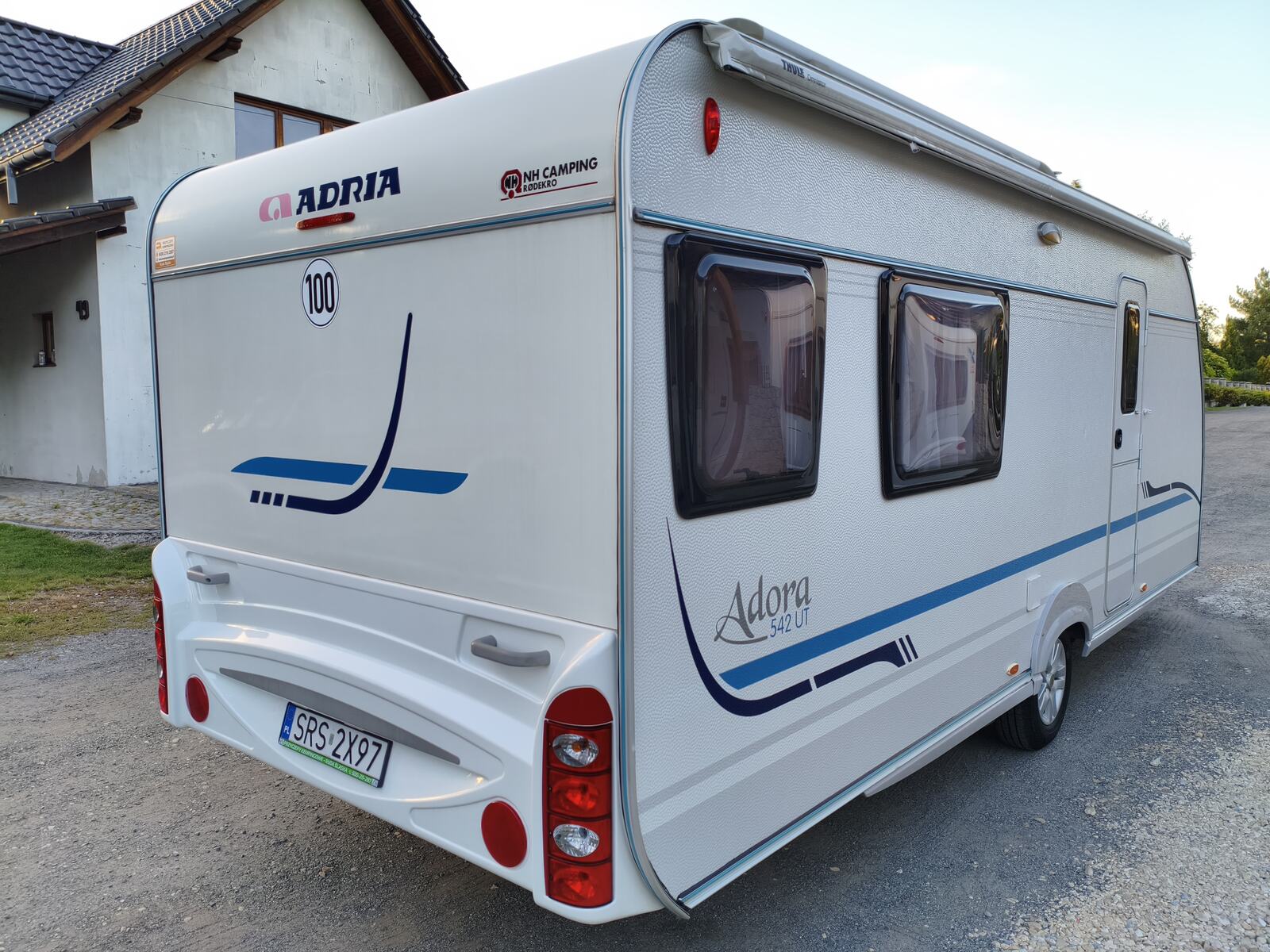 ADRIA ADORA 542 UT - OSOBNY PRYSZNIC — zdjęcie 1 z 49